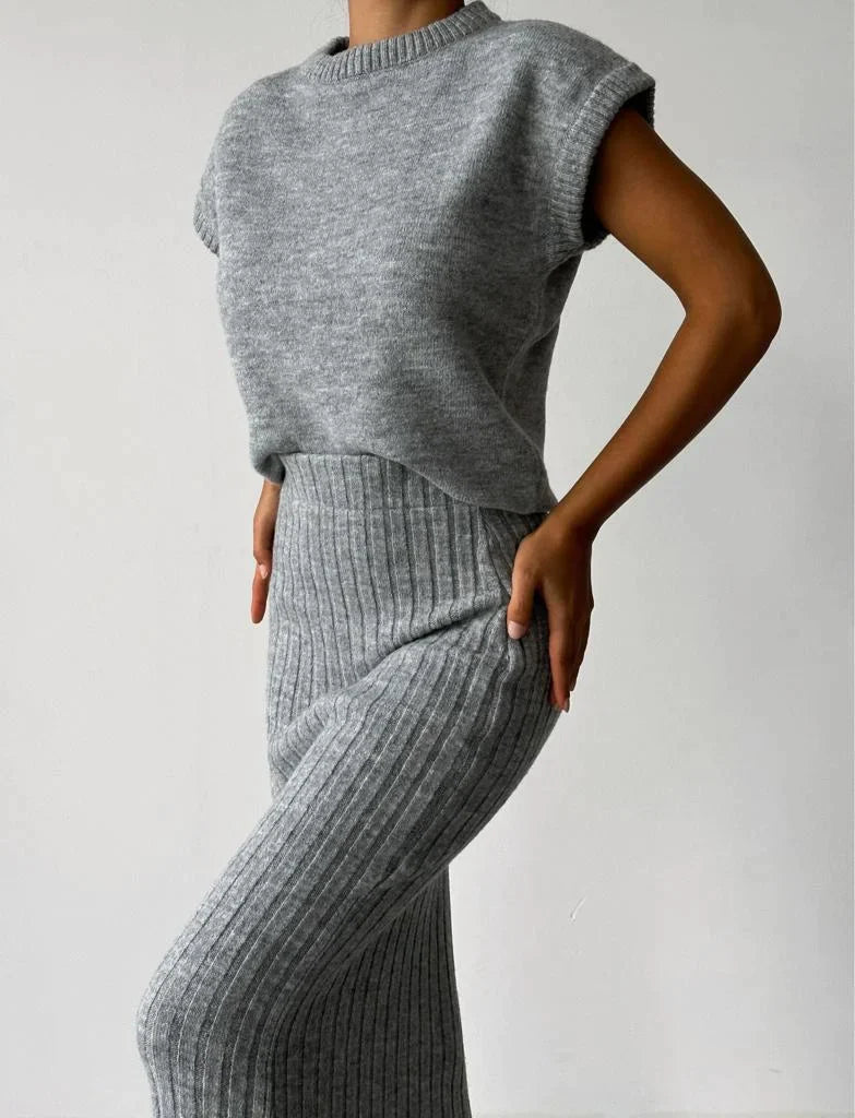 SYVERON | Sleeveless Cardigan and Knitted Skirt