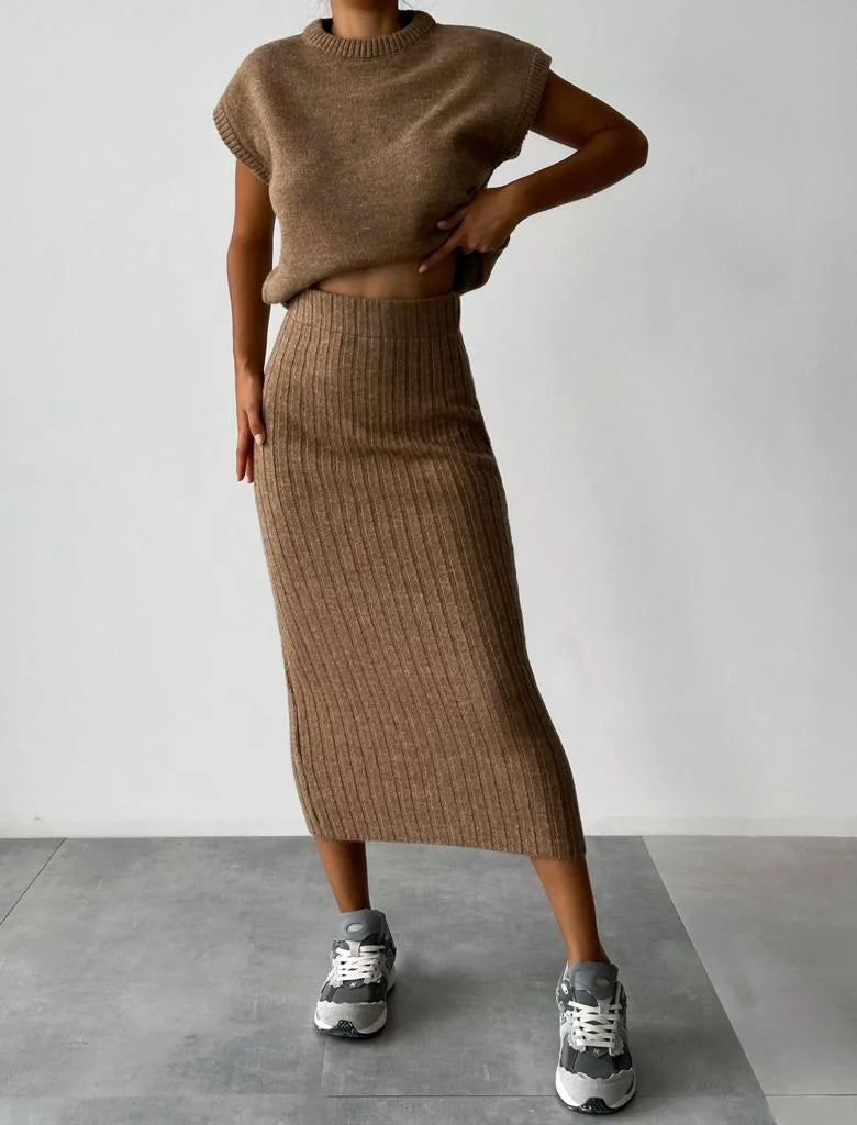 SYVERON | Sleeveless Cardigan and Knitted Skirt