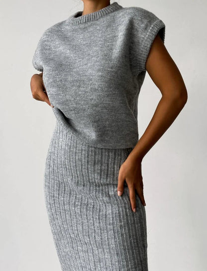 SYVERON | Sleeveless Cardigan and Knitted Skirt