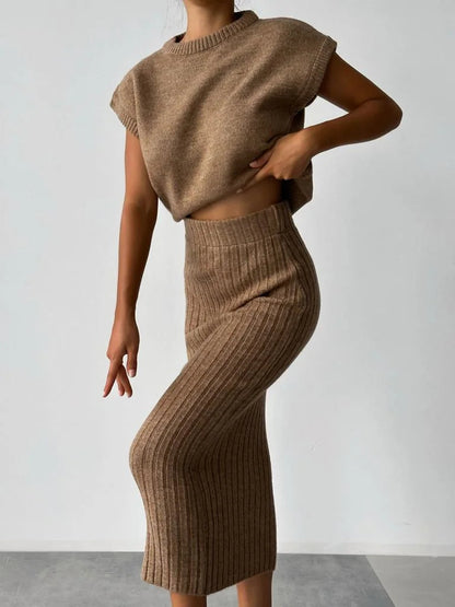 SYVERON | Sleeveless Cardigan and Knitted Skirt