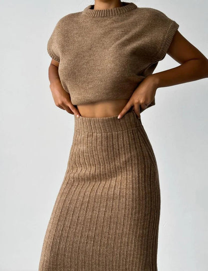 SYVERON | Sleeveless Cardigan and Knitted Skirt